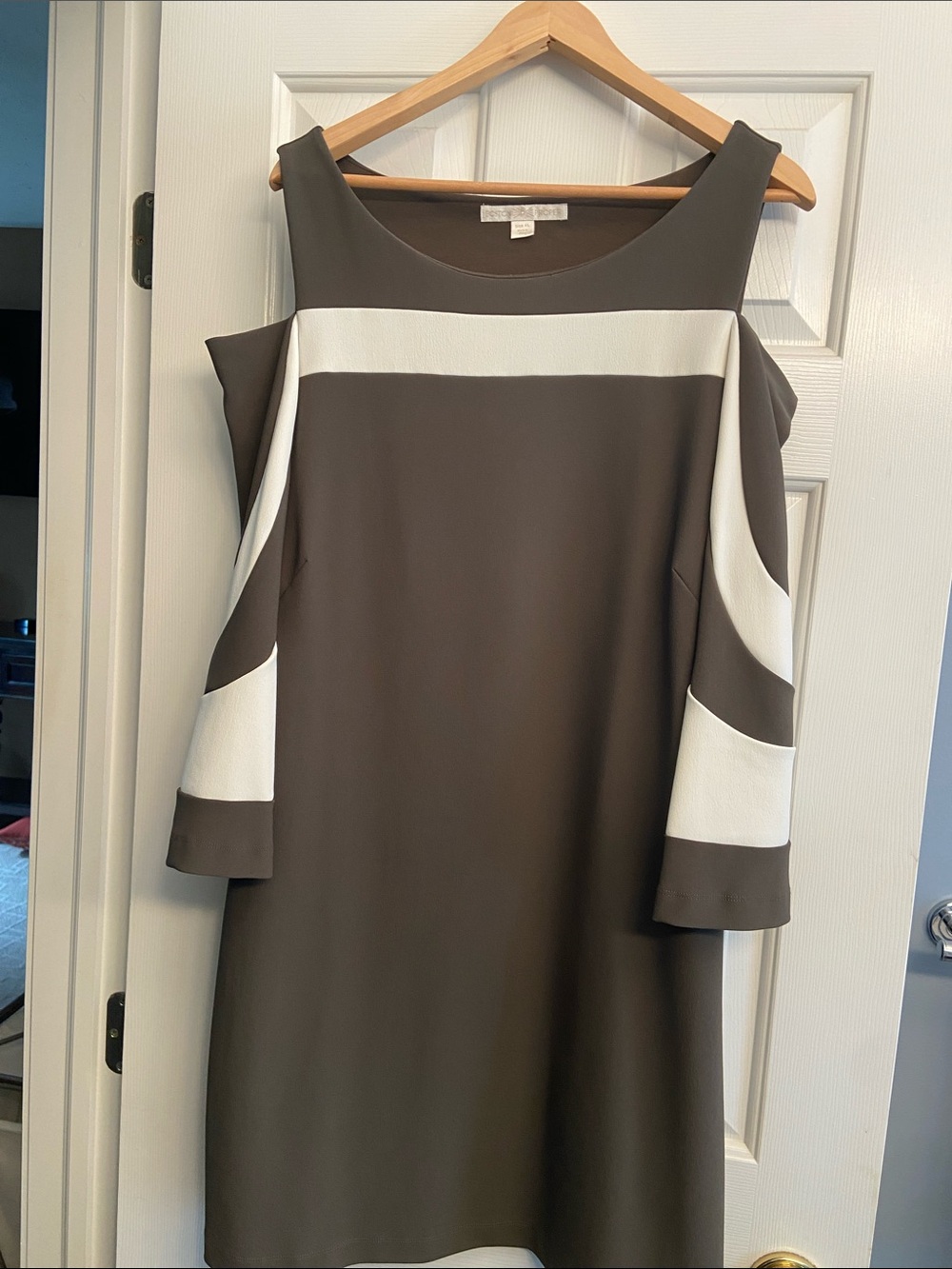 Boston Proper Brown and White Cold-Shoulder Shift Dress